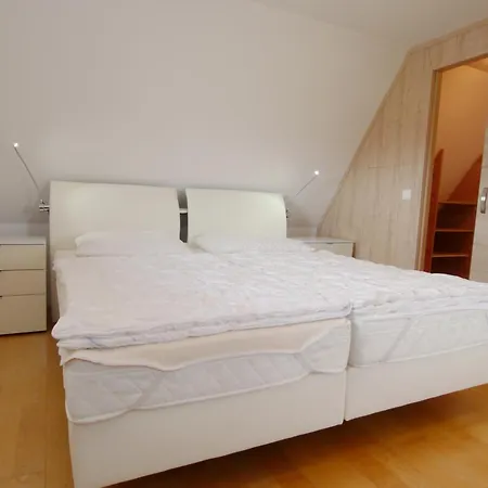 Achtern Diek Haus 1a בית נופש